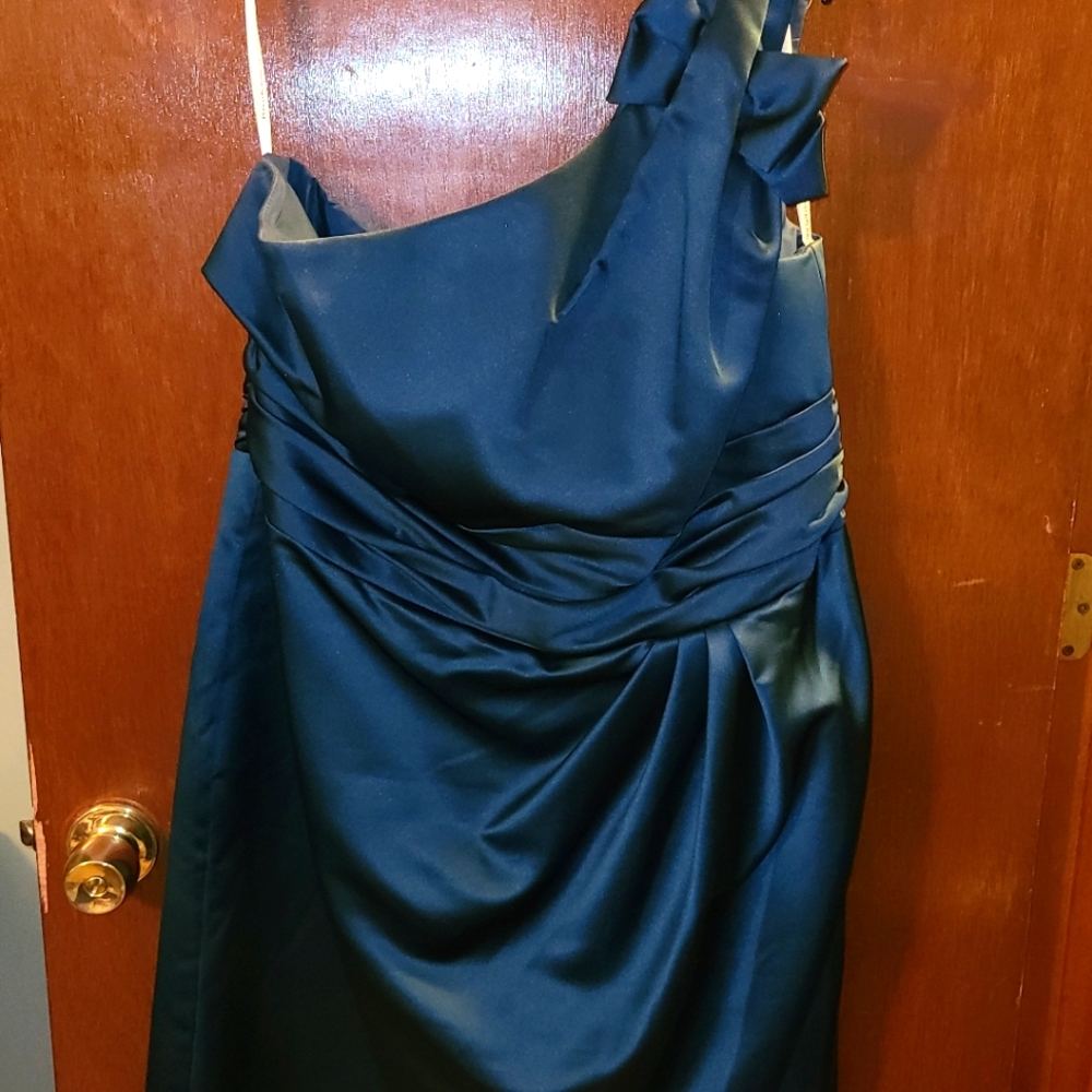 David's Bridal dark turquoise one shoulder dress size 18